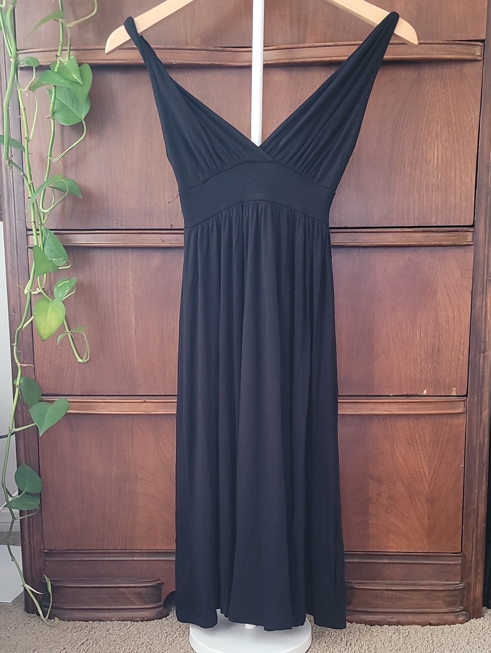 Lani Women's Black High Waisted V-Neck Sleeveless Maxi Dress